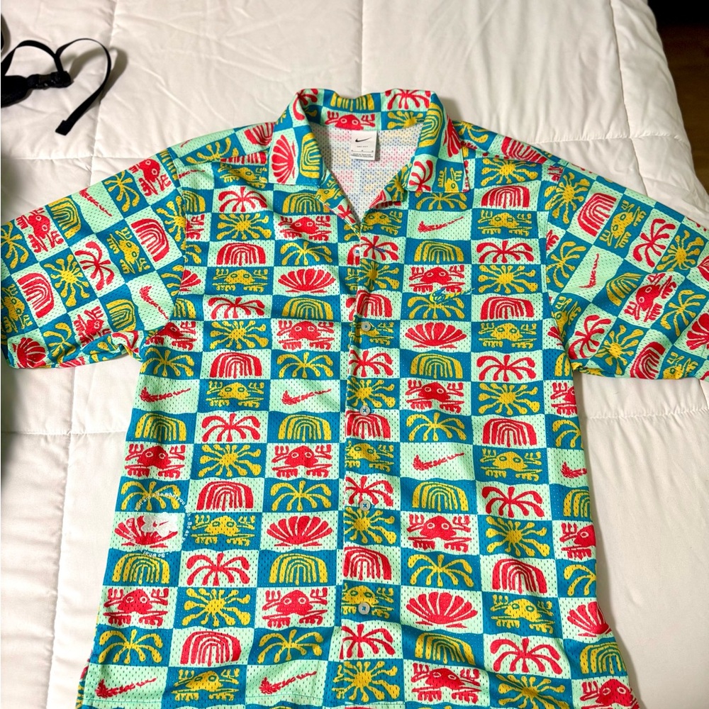 Nike Vibrant Graphic Men's Shirt - Red, Yellow, Blue